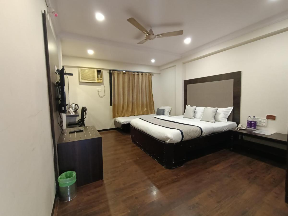 Hotel Highway Inn Andheri East Мумбаи Экстерьер фото