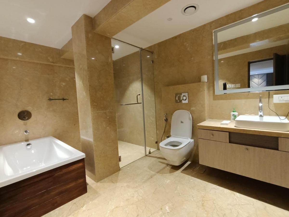 Hotel Highway Inn Andheri East Мумбаи Экстерьер фото