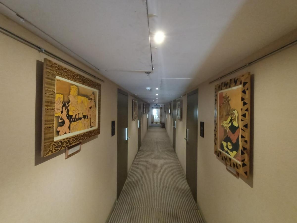 Hotel Highway Inn Andheri East Мумбаи Экстерьер фото