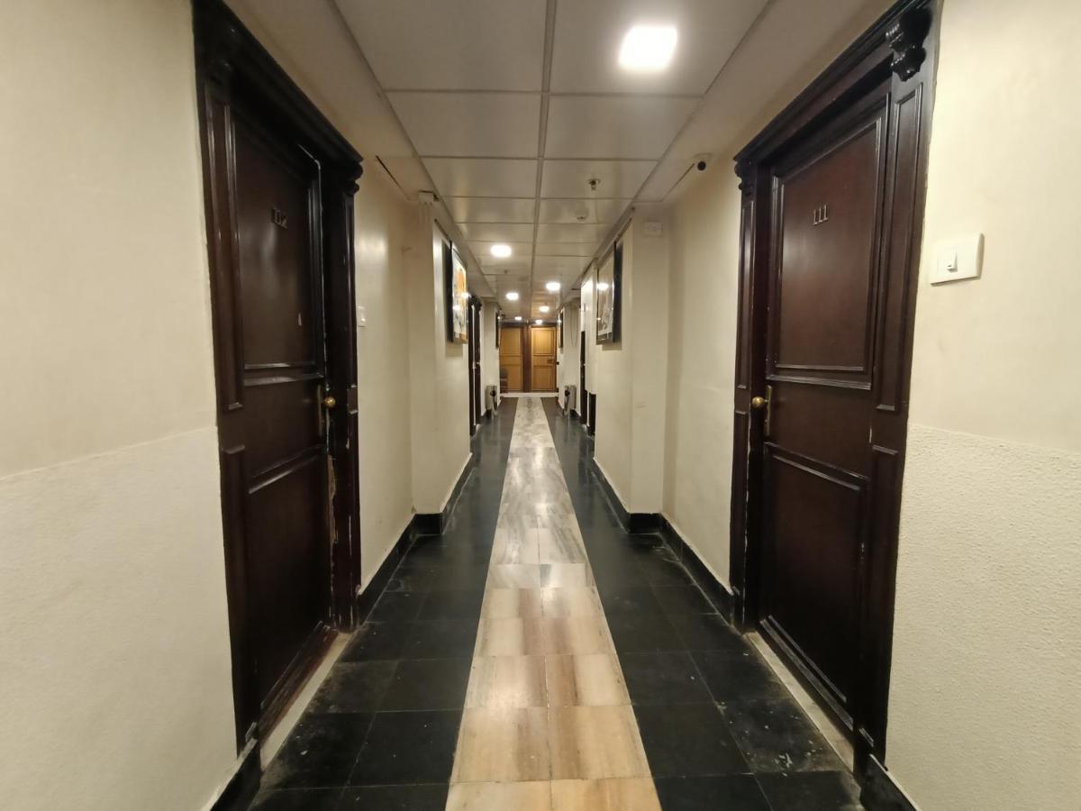 Hotel Highway Inn Andheri East Мумбаи Экстерьер фото