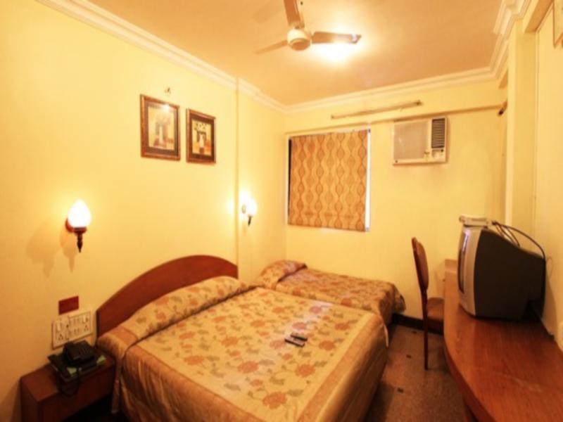 Hotel Highway Inn Andheri East Мумбаи Экстерьер фото