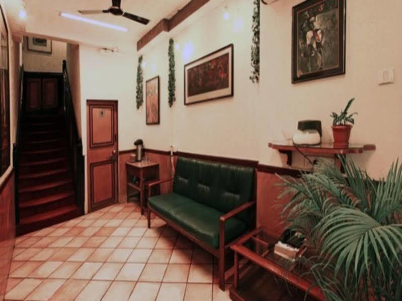 Hotel Highway Inn Andheri East Мумбаи Экстерьер фото