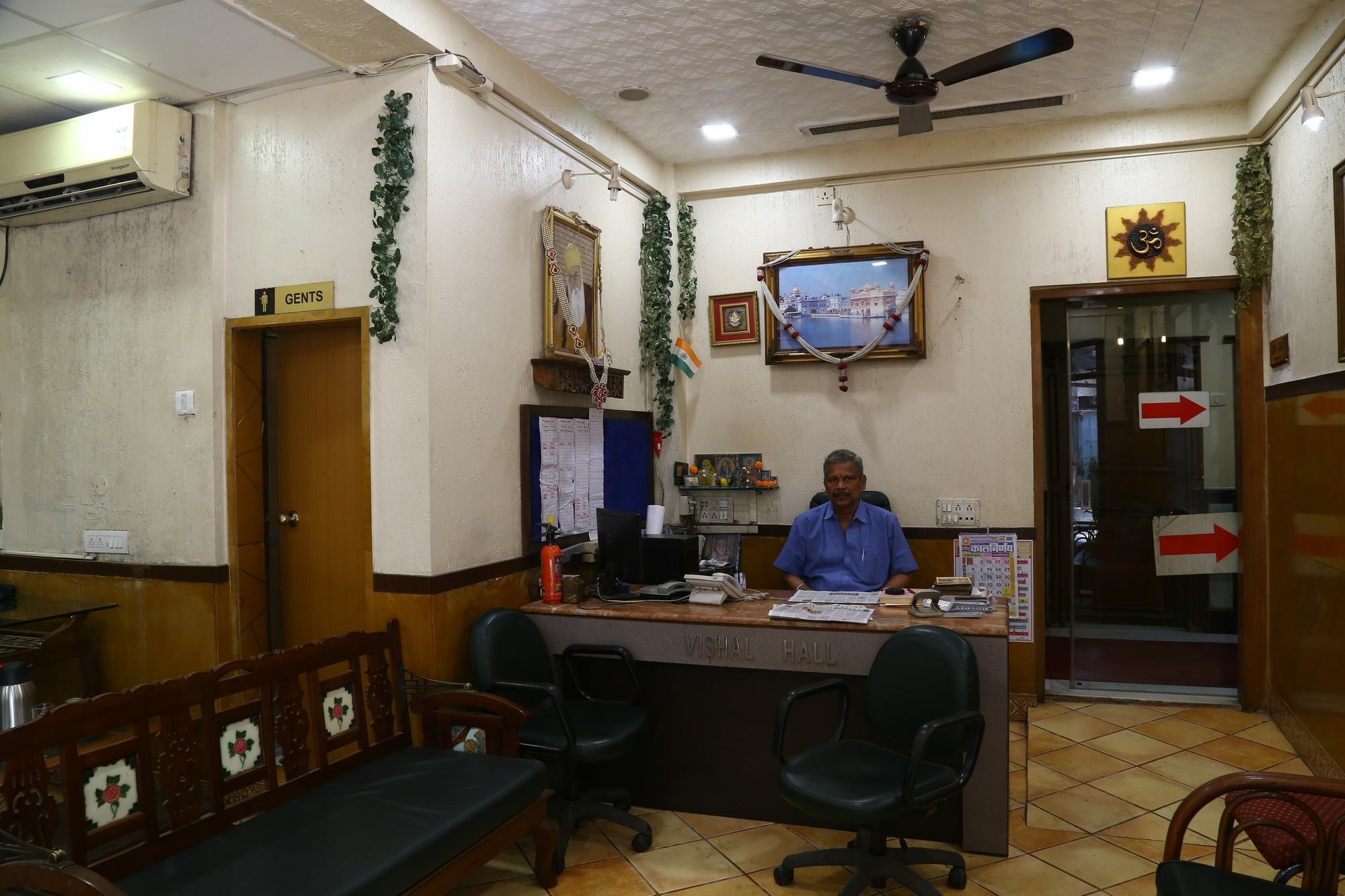 Hotel Highway Inn Andheri East Мумбаи Экстерьер фото